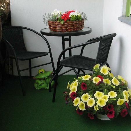 Gratarre Apartment Курессааре Экстерьер фото